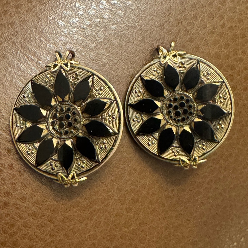 VTG Hillcrest/Castlecraft black glass petal design slide on wire hook clip ons
